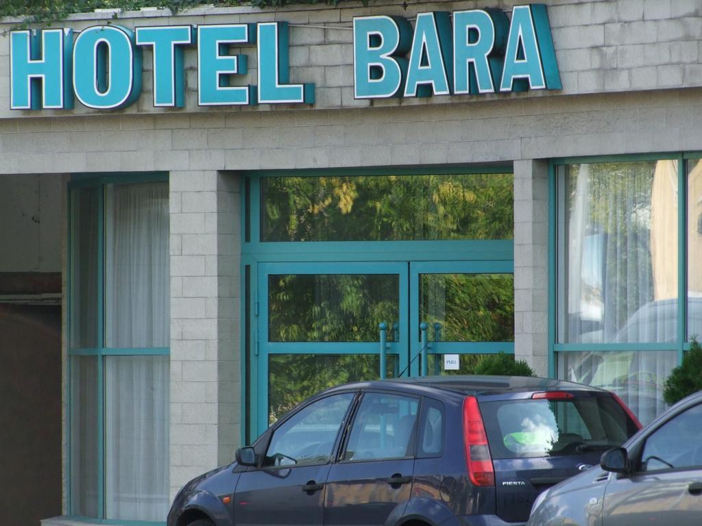 Hotel Bara Budapest Esterno foto